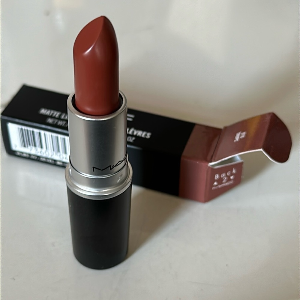 *Brand new * TAUPE Mac cosmetics lipstick